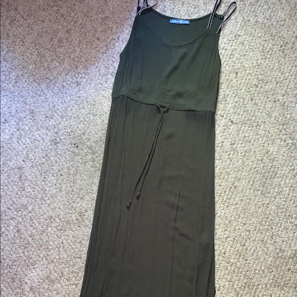 Maxi dress olive green tie waist size small